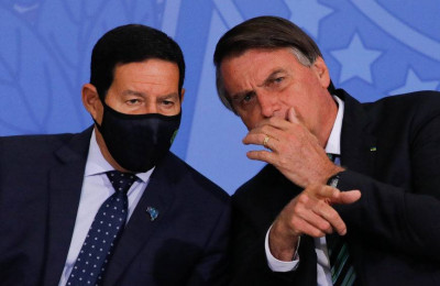 TSE forma maioria para rejeitar duas ações do PDT pedindo a cassação de Bolsonaro